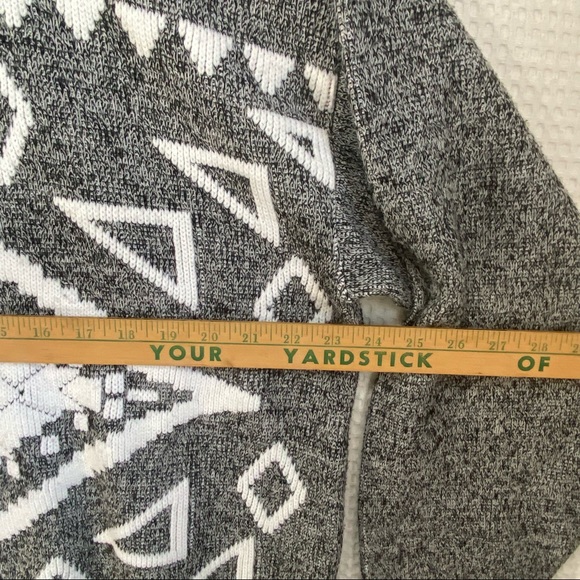 Vintage Serge Saint Yves Aztec Geometric Cozy Oversized Knit Sweater — Excellent - Picture 4 of 11